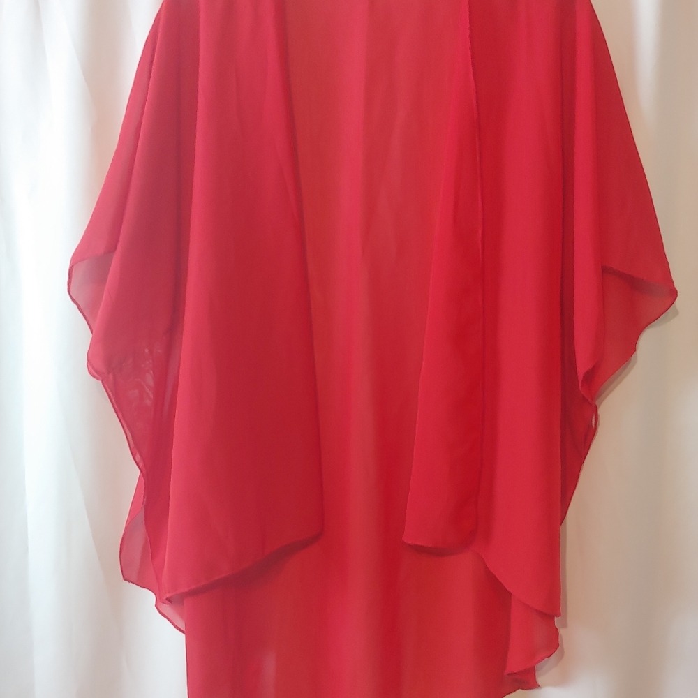 Red Cape - Picture 8 of 9